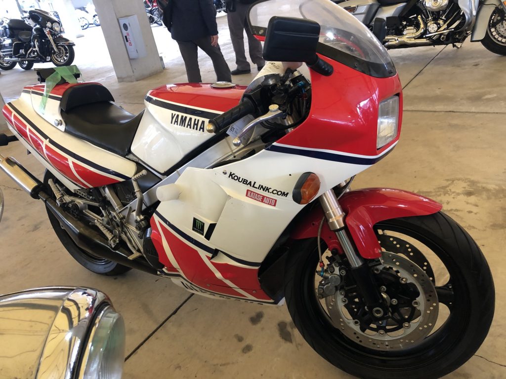 YAMAHA RZV500