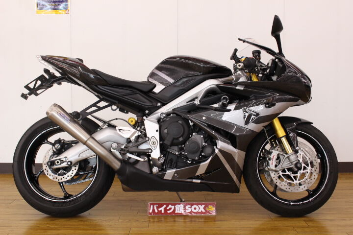 Triumph DAYTONA MOTO2 765