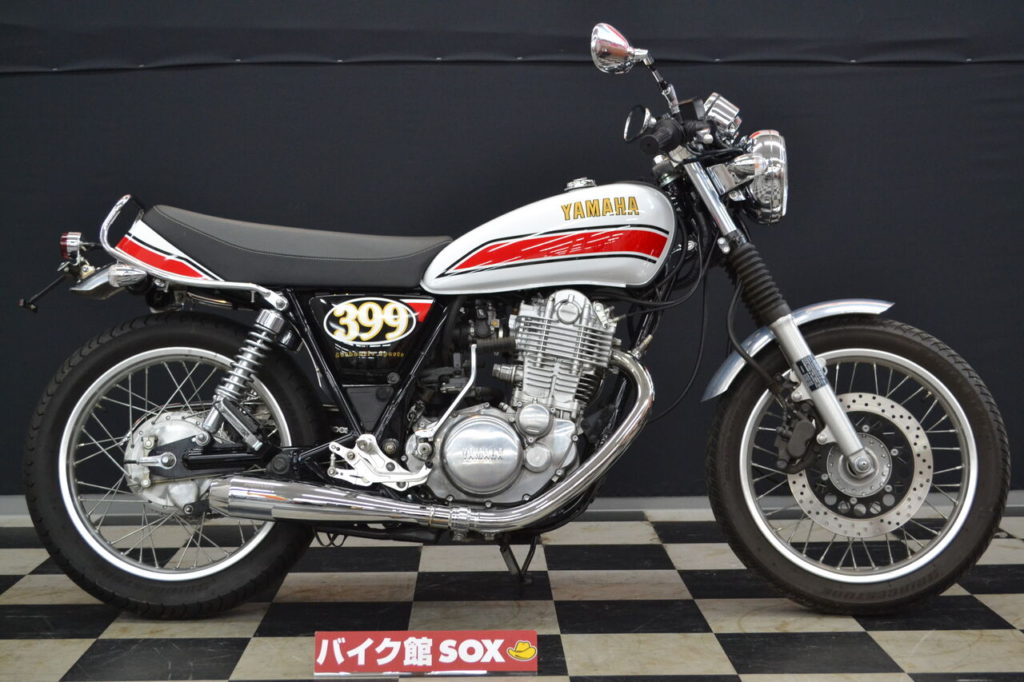 Pleins feux sur la moto : Yamaha SR400