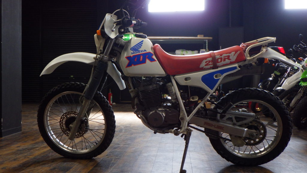 Moto en liquidation: HONDA XLR250R